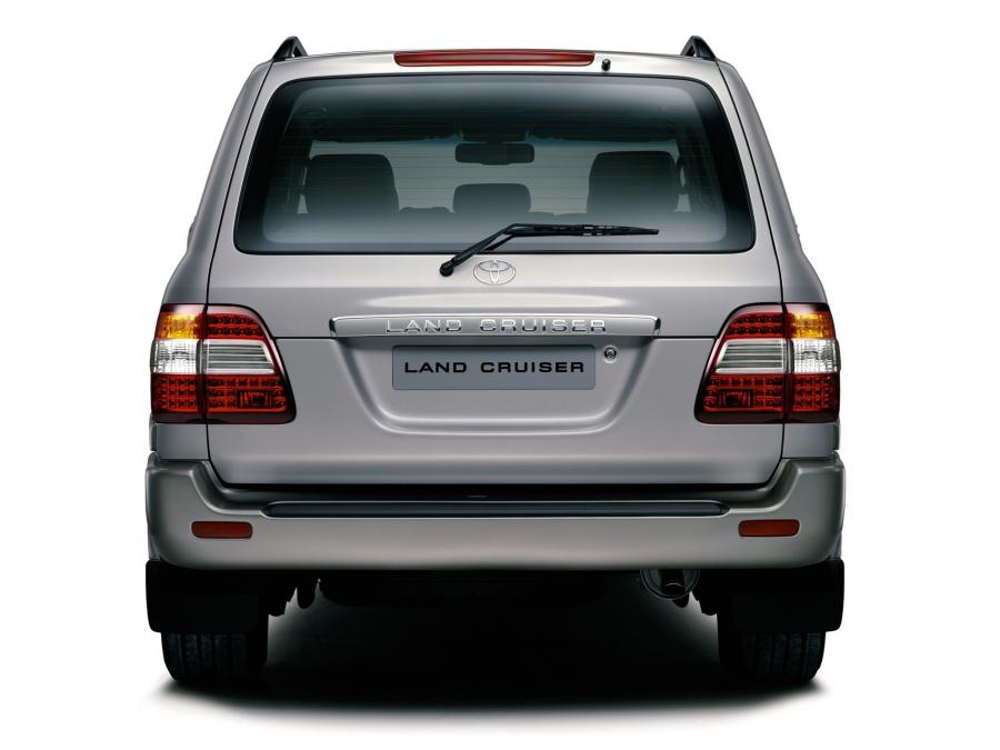  Toyota Land Cruiser 100 VX 2005 года  (фото 8 из 15)